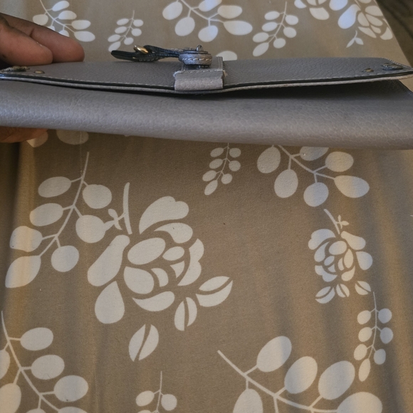 Chloe Gray Leather Wallet - Picture 6 of 15